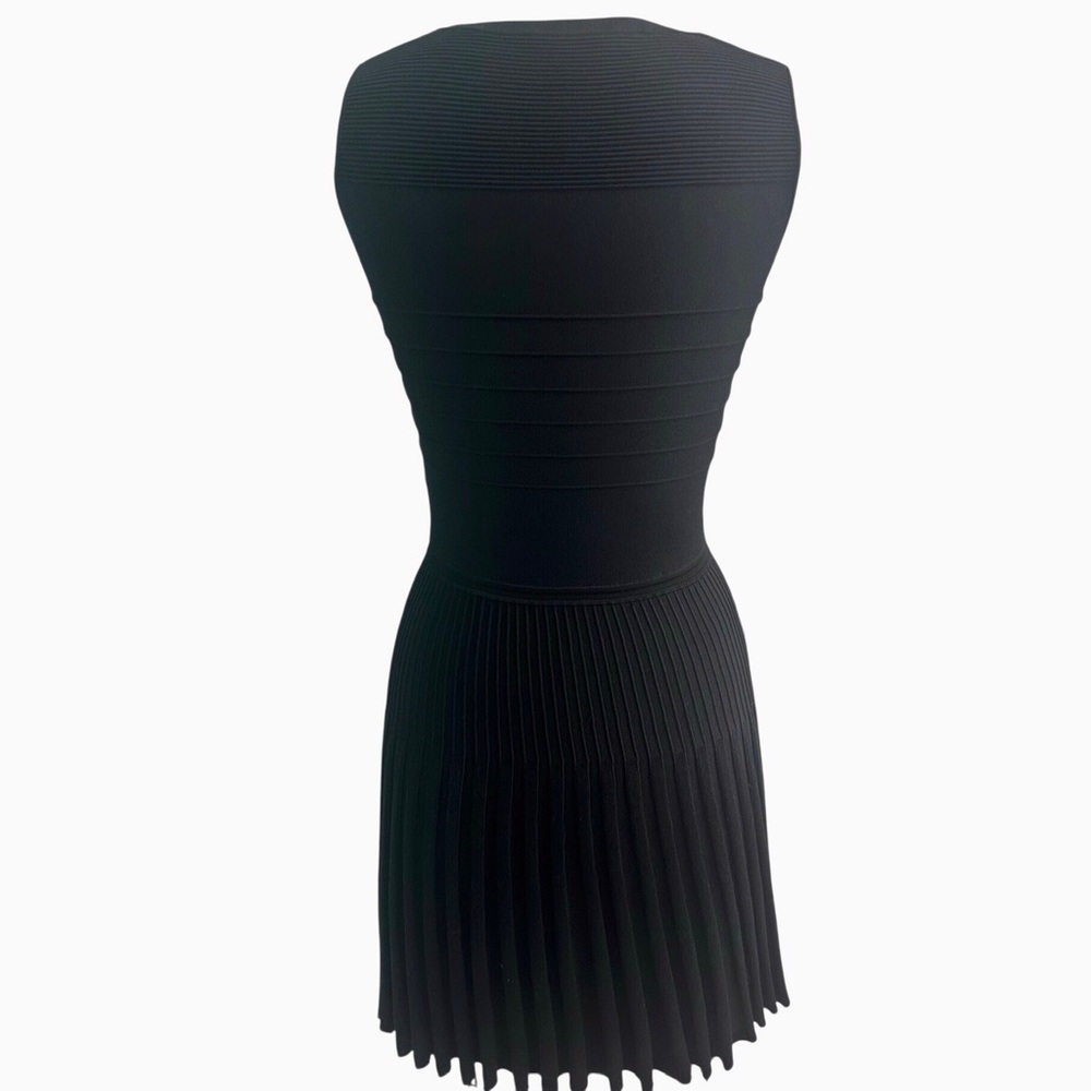 Diane Von Furstenberg Sleeveless Black Fit & Flare Pleated Knit Dress - Small - Picture 2 of 7